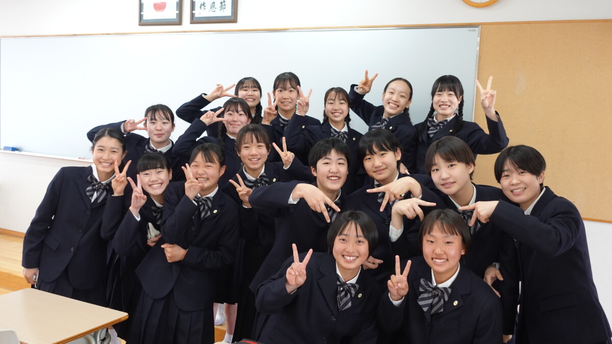 入学式　女子中学 中村学園女子中学校・中村学園女子高等学校